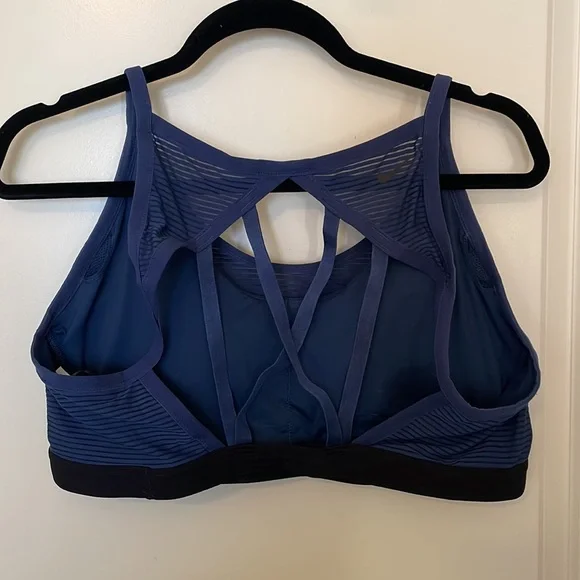 Nike women’s XL strappy yoga sports bra (navy) - Picture 3 of 7